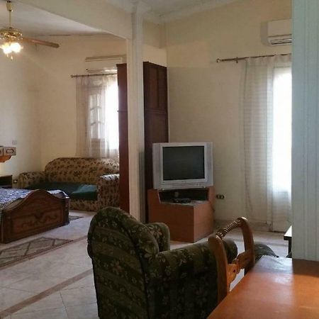 Elegant Heliopolis, Studio-Apartment Кайро Екстериор снимка